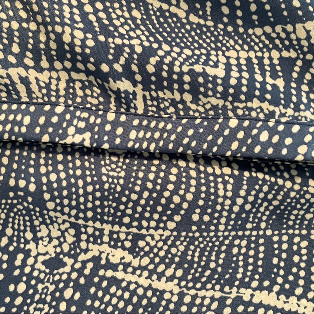 COPY - 👚 SOFT SURROUNDINGS L Ombré Tunic. Abstract blue and white dot print. 👚 - Picture 10 of 11